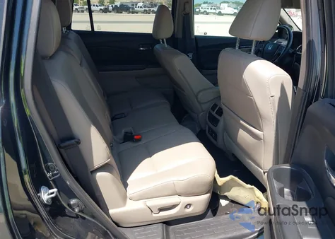 2017 Honda Pilot Touring z USA, uszkodzony, nr VIN 5FNYF6H98HB009808